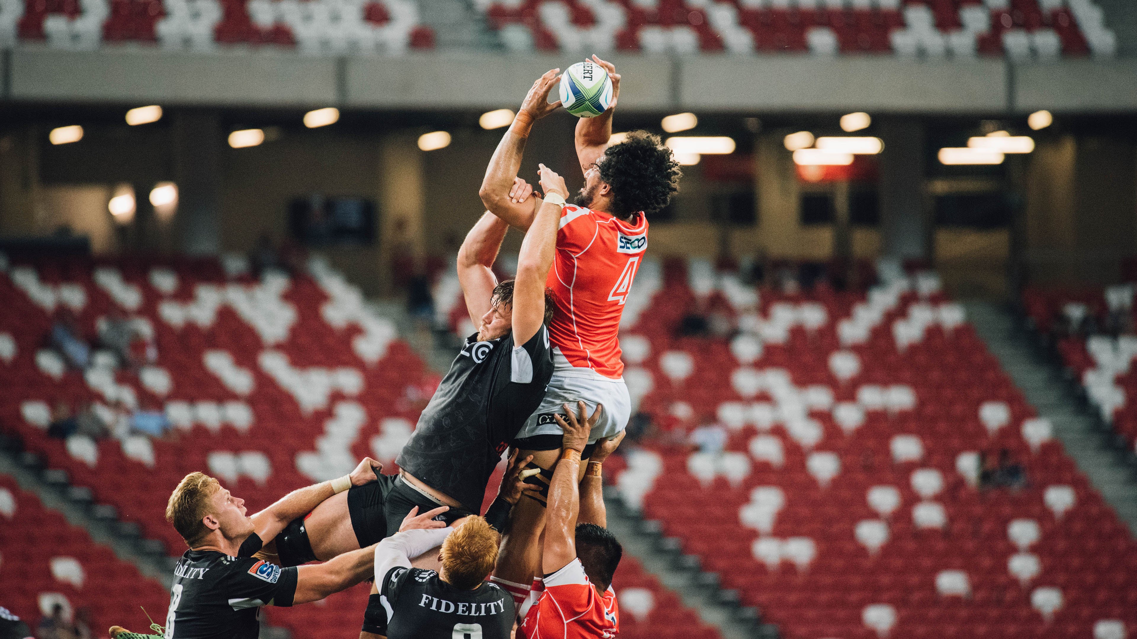 费德勒连续七场比赛得分超过刷新纪录，DWG不断突破！观众掌声雷动